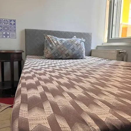 Transit Hotel *